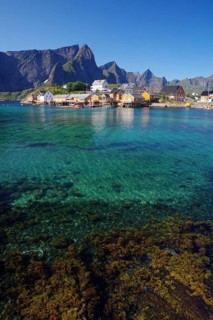 Rorbuer on Sakrisoy