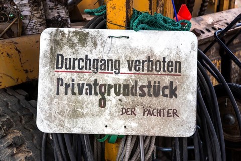 Age prohibition sign