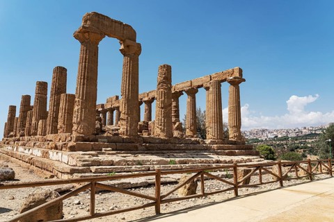 Columns of Juno Temple