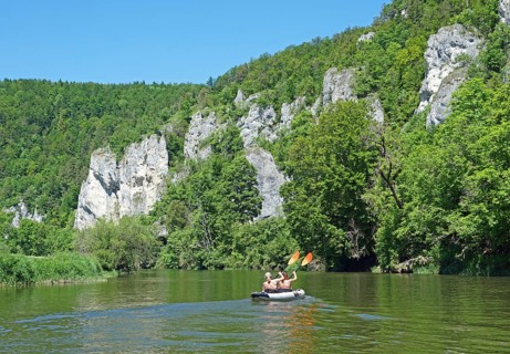 Kayakers paddling on the Danube between Hausen im Tal and Gutenstein