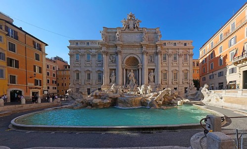 Trevi Fountain without tourists during Corona crisis