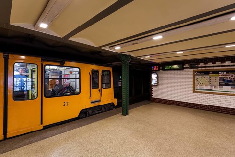 Yellow Metro