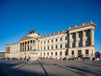 Reconstruction of Braunschweig Castle with equestrian statue of Duke Friedrich Wilhelm