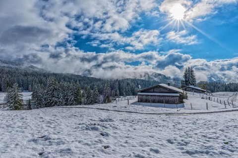 View from the snow-covered Winklmoosalm