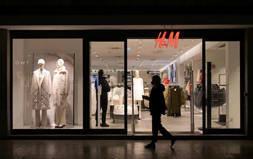 H & M