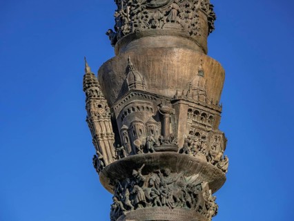 '2000 Years of Christianity' is the title of the bronze monumental column by the artist Juergen Weber on Braunschweig's Ruhfaeutchenplatz