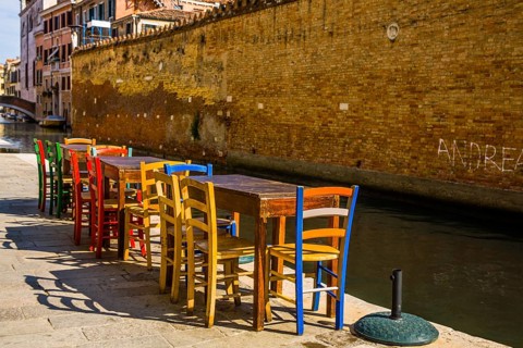 Cafe on the canal