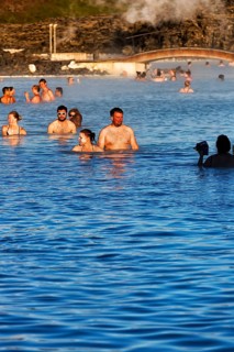 Tourists in thermal bath