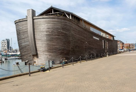 Noah's ark replica floating museum ship Verhalen Ark