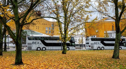 Coaches parked in front of the entrance to the Philharmonie