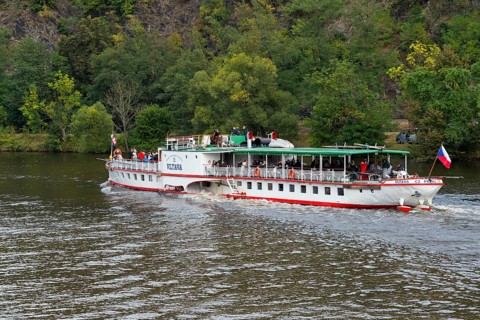 Paddle steamer