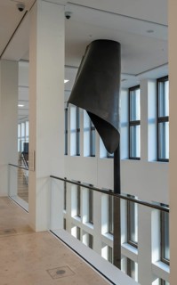 Statue of Limitations by Kang Sunkoo in the staircase hall of the Humboldt Forum