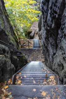 Steep descent over stairs