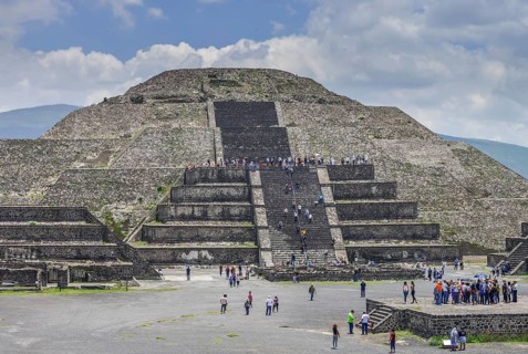 Pyramid of the Moon Piramide de la Luna