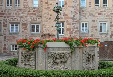 Frau Holle Fountain