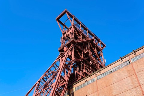 Double strut frame with machine hall in Consol Park