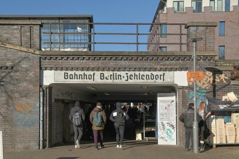 Zehlendorf S-Bahn station
