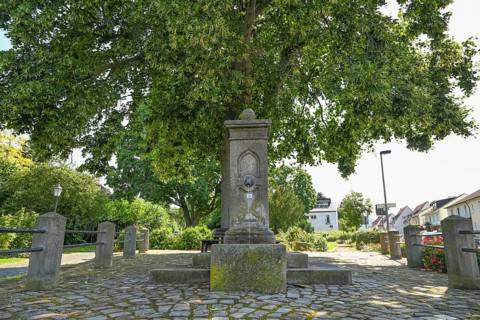 Fountain in front of the gate