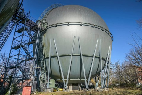 Spherical gas tank