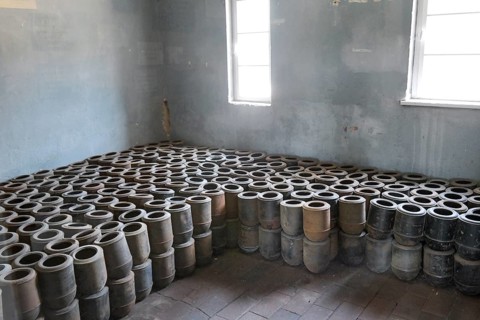 Urns