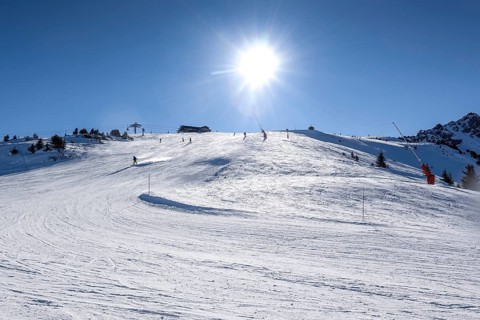 Empty ski slope at Plantry