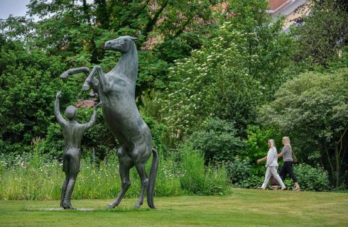 Bronze sculpture Stallion Wohlklang in Freiheitsdressur