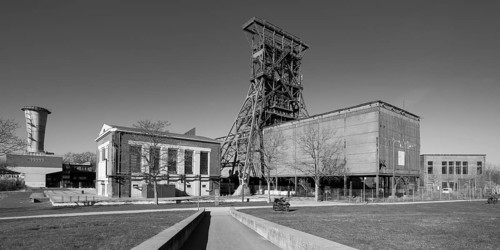 Double strut frame with machine hall in Consol Park