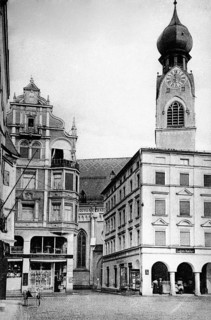 Max-Josephs-Platz and St. Nicholas Parish Church