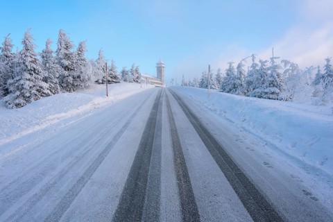 Road to Fichtelberghaus in the morning in winter