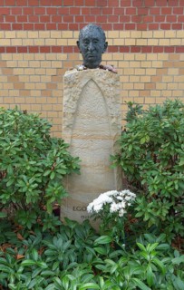 Grab Egon Bahr