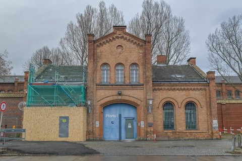 Gate 1