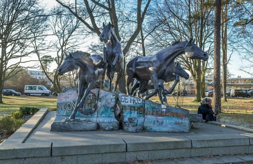 Monument 'The Wind of Freedom'