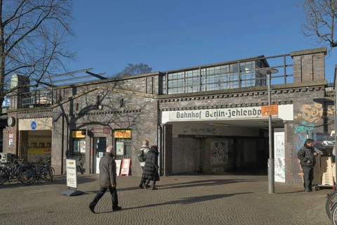 Zehlendorf S-Bahn station