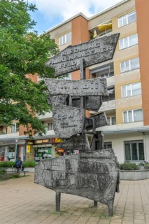 Monument to the founding of the large housing estate Falkenhagener Feld