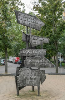 Monument to the founding of the large housing estate Falkenhagener Feld