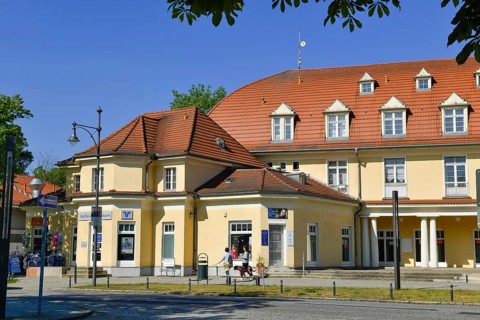 Commercial building
