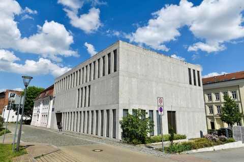 iblkae07233456.jpg