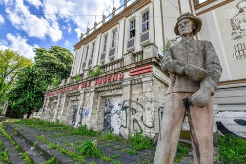Altes Kino Lichtspieltheater der Jugend