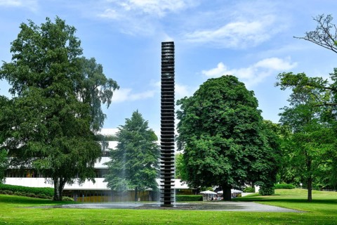 Water sculpture 1977 by Heinz Mack