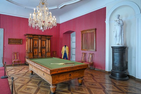 Red Salon