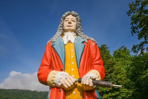 Statue of Dr Eisenbart