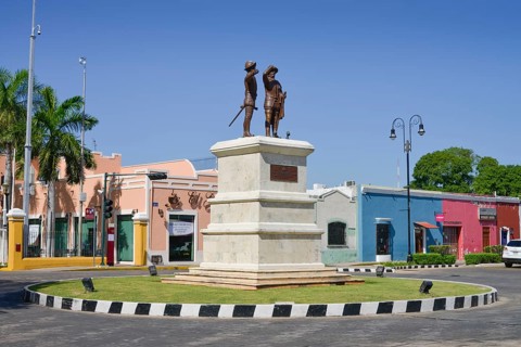 Monument Francisco de Montejo y Leon