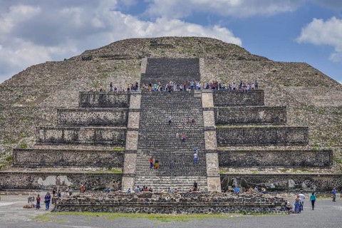 Pyramid of the Moon Piramide de la Luna