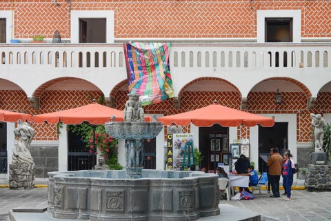El Parian craft market