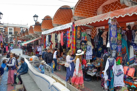 El Parian craft market