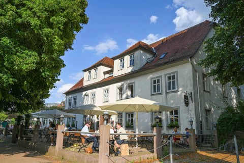 Hotel and beer garden Zum Weserdampfschiff