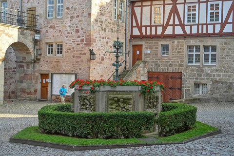 Frau Holle Fountain
