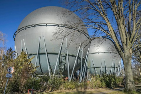 Spherical gas tank