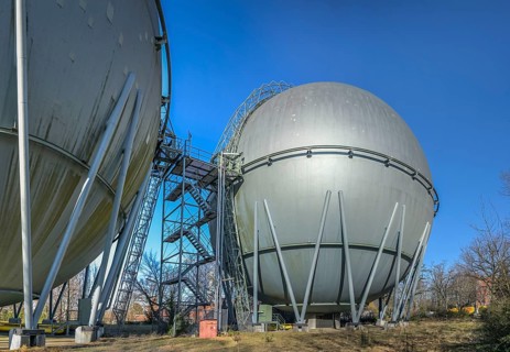 Spherical gas tank