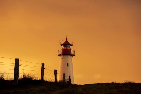 List-ost lighthouse
